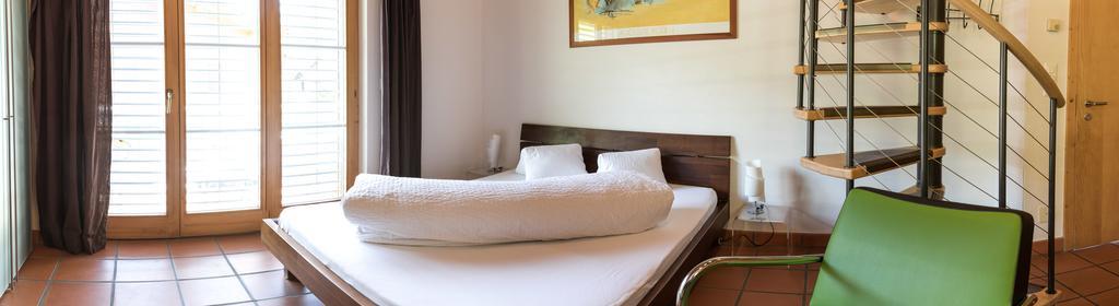 Schnider Bed&Breakfast Und Cafe Вальс Экстерьер фото